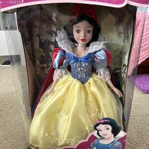 Disney SnowWhite Porcelain Keepsake Doll
